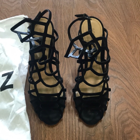 SCHUTZ JULIANA - Picture 4 of 6